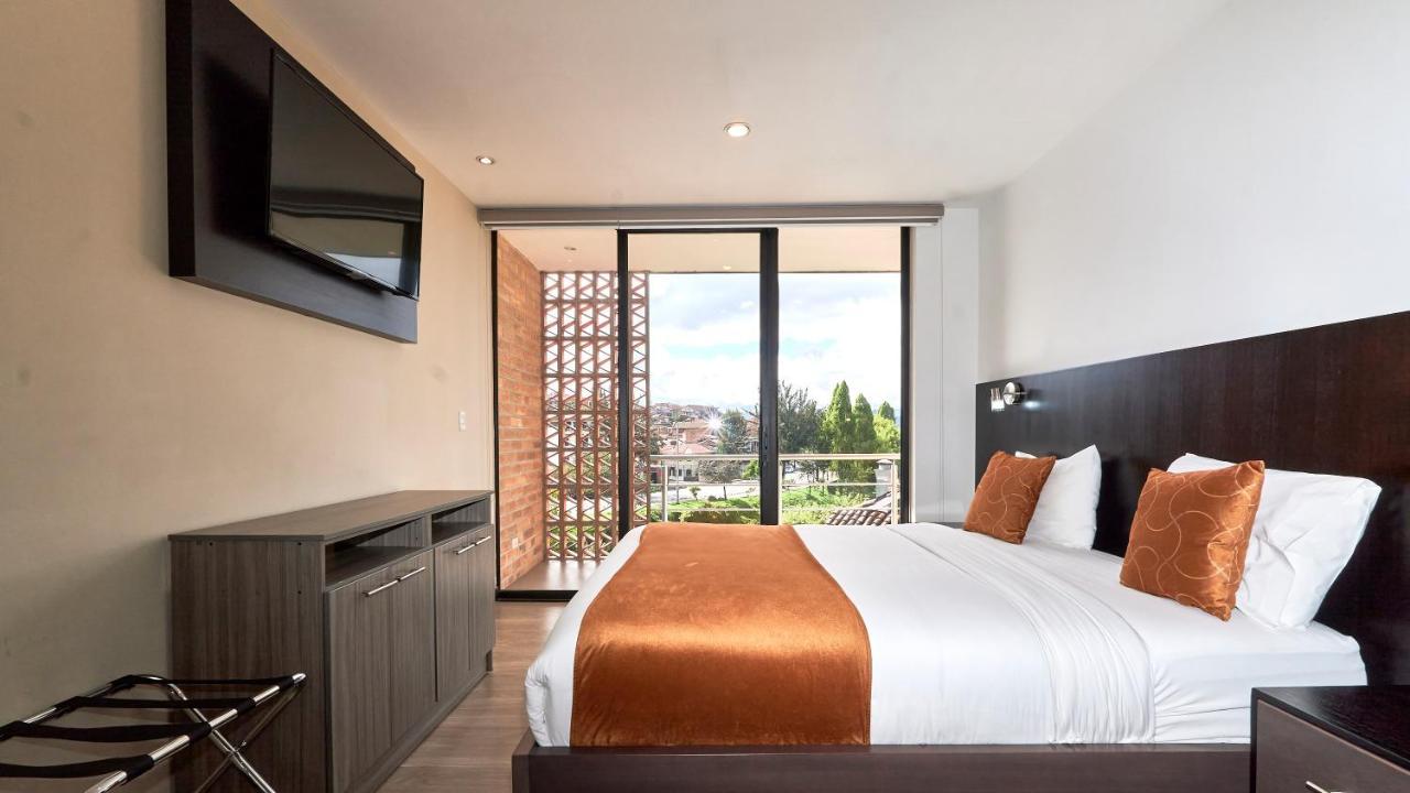 Hotel & Suites En Cuenca, Venue Batan Exterior foto