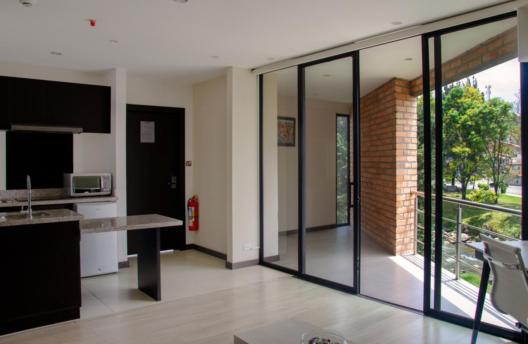 Hotel & Suites En Cuenca, Venue Batan Exterior foto